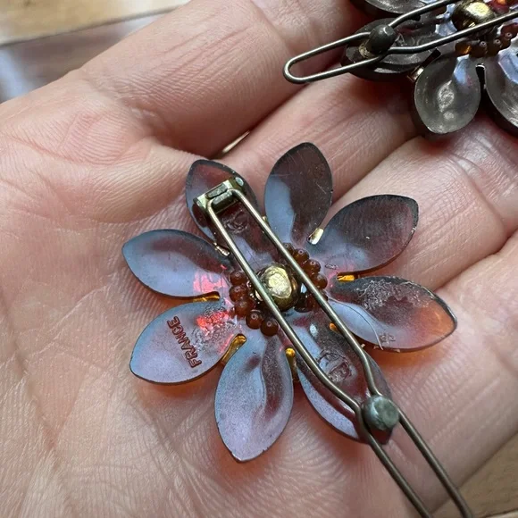 Vtg Auth Escada Gold and Brown Floral hair clips pair - Picture 9 of 10